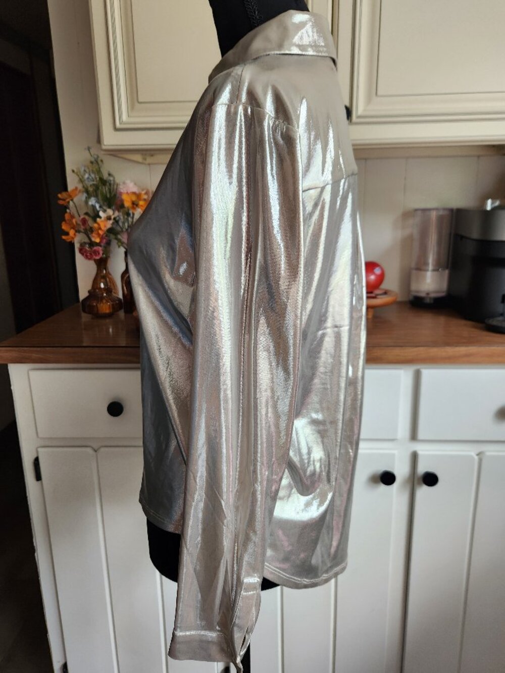 Metallic button down blouse - Picture 2 of 5